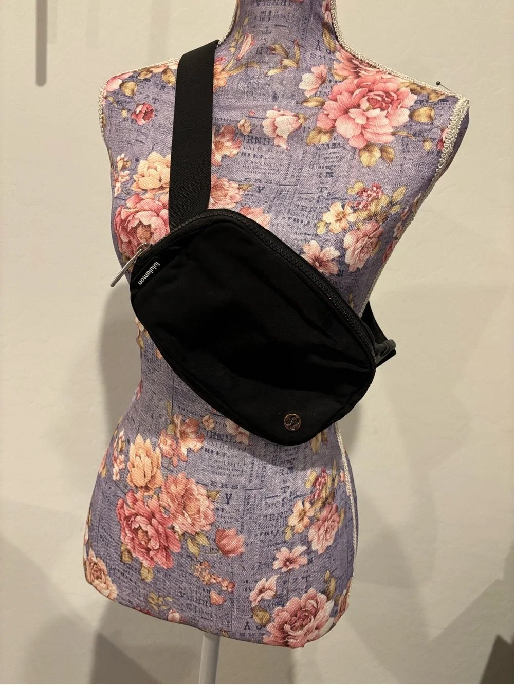 lululemon everyday bag belt Everywhere 1L (Honey Lemon) This item has a purchase limit Everywhere Belt Bag Large 2L